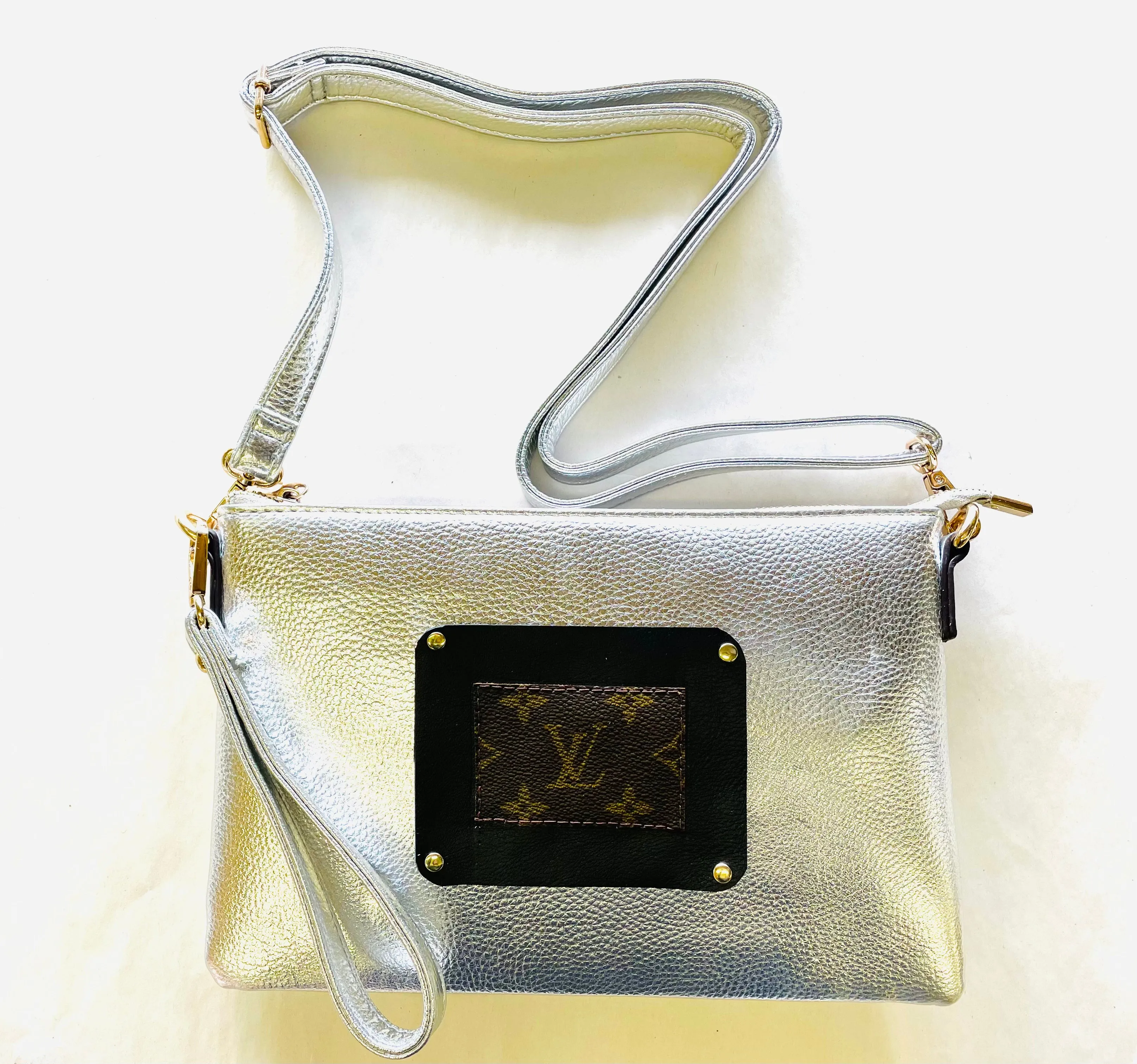 Amanda in rustic gold