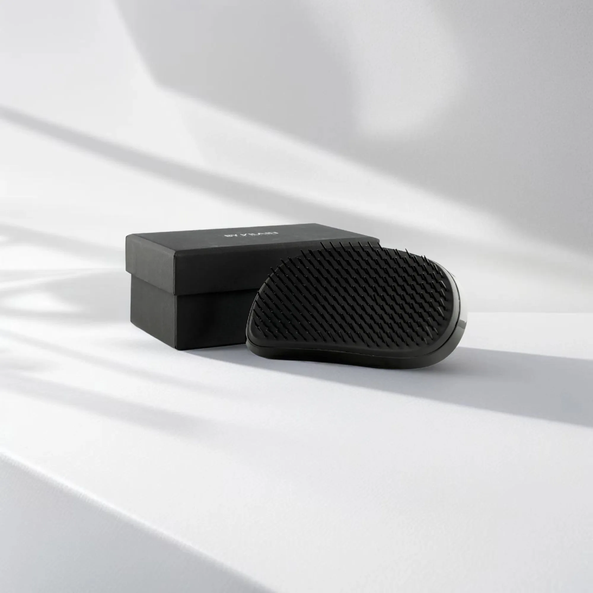By Vilain Detangler Hair Brush